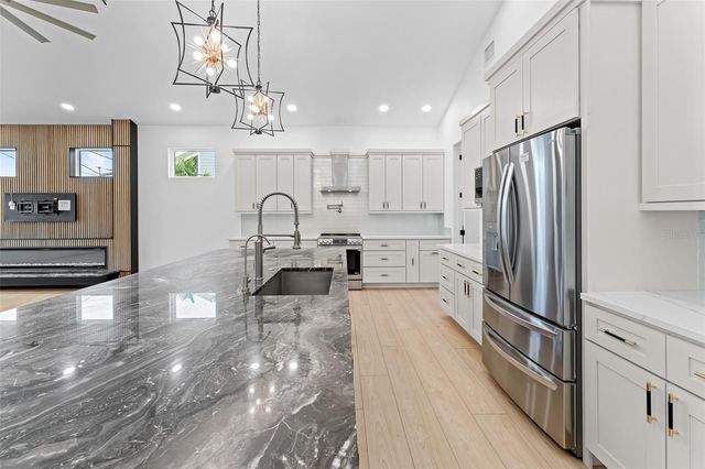 4907 15TH AVENUE N, St Petersburg, FL 33710