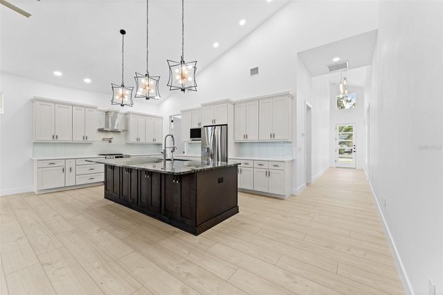 4907 15TH AVENUE N, St Petersburg, FL 33710