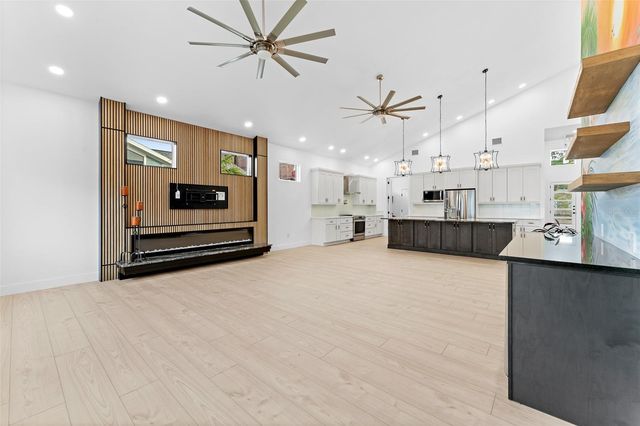 4907 15TH AVENUE N, St Petersburg, FL 33710