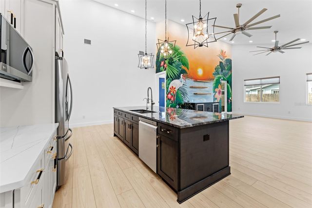 4907 15TH AVENUE N, St Petersburg, FL 33710