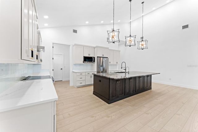 4907 15TH AVENUE N, St Petersburg, FL 33710