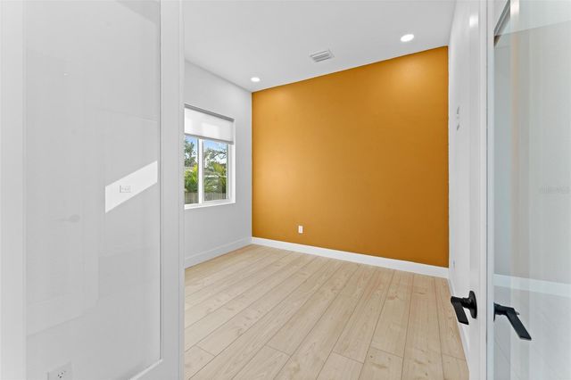 4907 15TH AVENUE N, St Petersburg, FL 33710