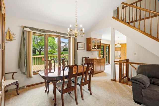 5413 Somerset LANE S, Greenfield, WI 53221