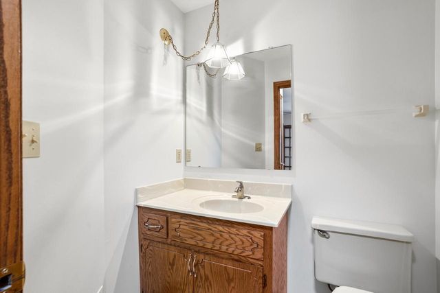 5413 Somerset LANE S, Greenfield, WI 53221