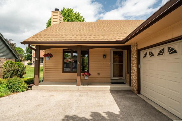 5413 Somerset LANE S, Greenfield, WI 53221