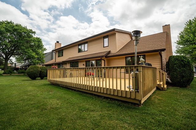 5413 Somerset LANE S, Greenfield, WI 53221