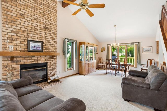 5413 Somerset LANE S, Greenfield, WI 53221