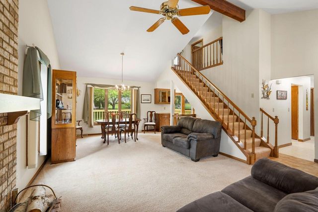 5413 Somerset LANE S, Greenfield, WI 53221