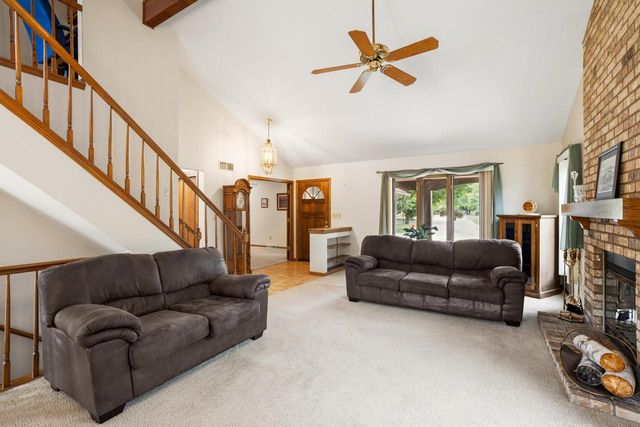 5413 Somerset LANE S, Greenfield, WI 53221