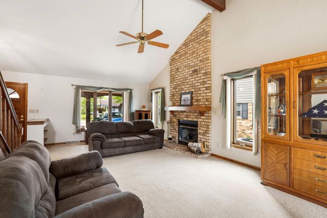 5413 Somerset LANE S, Greenfield, WI 53221