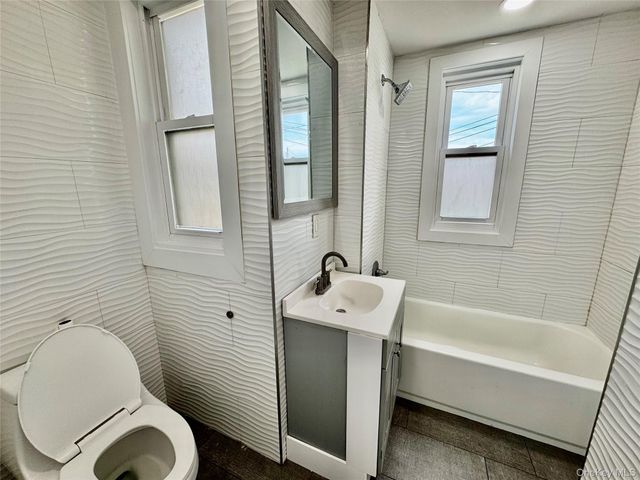 121 W Chester Street, Long Beach, NY 11561