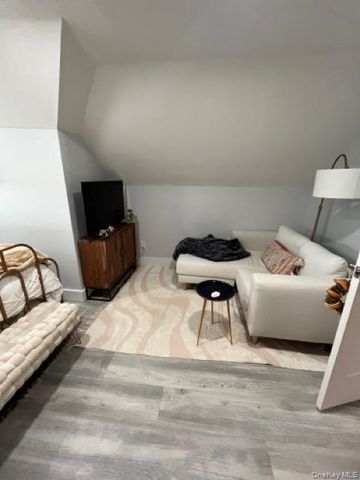 121 W Chester Street, Long Beach, NY 11561