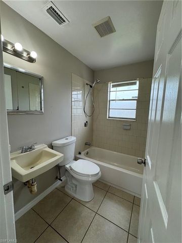 1112 Gifford AVE S, Lehigh Acres, FL 33936