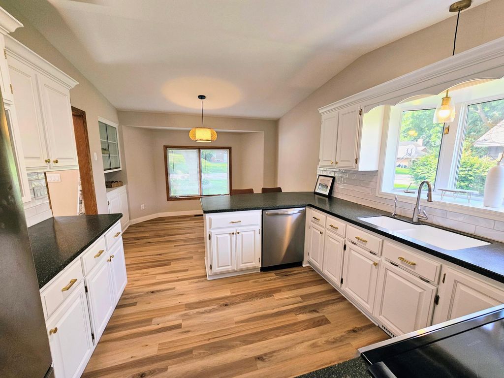 13762 93rd Place N, Maple Grove, MN 55369 — photo 3
