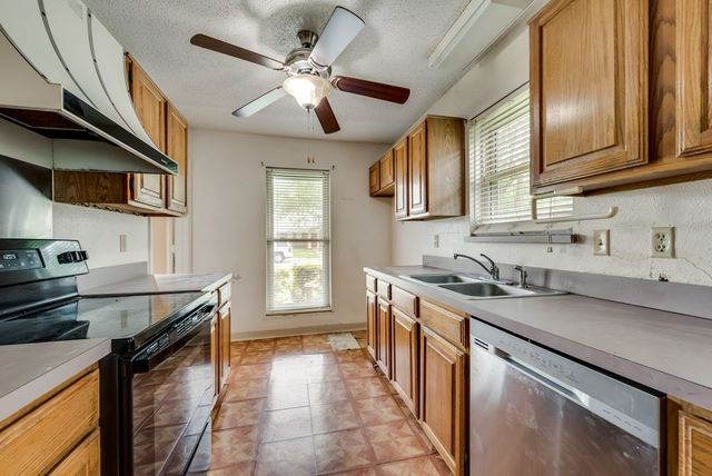 3702 Lofland Lane, Rowlett, TX 75088