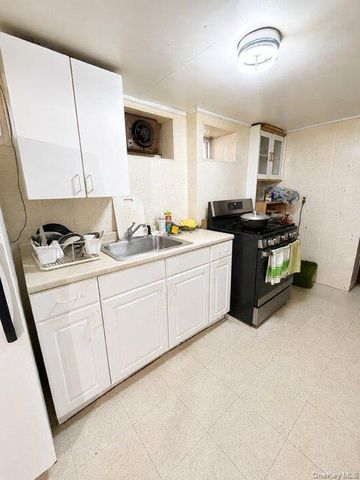 9440 Springfield Boulevard, Queens Village, NY 11428