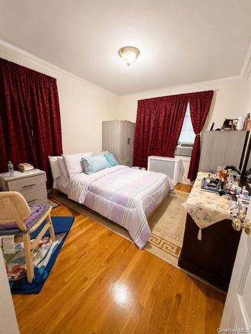 9440 Springfield Boulevard, Queens Village, NY 11428