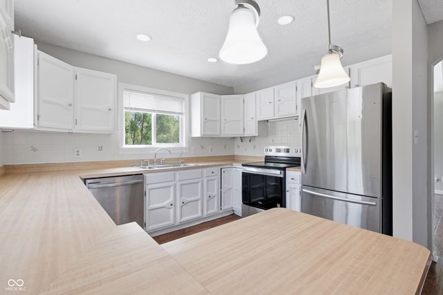 8536 Bradford Road, Avon, IN 46123