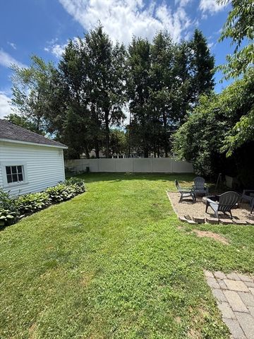 153 Edgewood Ave, Longmeadow, MA 01106