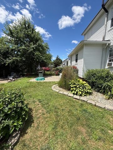 153 Edgewood Ave, Longmeadow, MA 01106