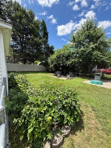 153 Edgewood Ave, Longmeadow, MA 01106