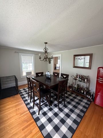 153 Edgewood Ave, Longmeadow, MA 01106