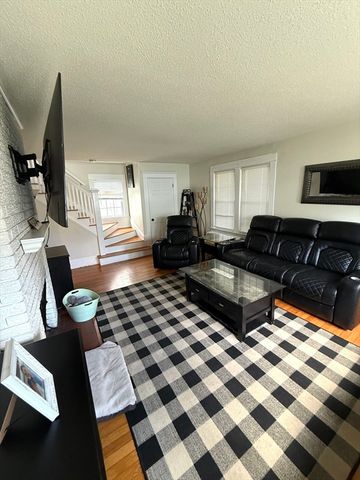 153 Edgewood Ave, Longmeadow, MA 01106