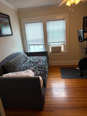 153 Edgewood Ave, Longmeadow, MA 01106