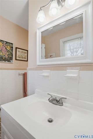 7387 Barnette Ave, Mechanicsville, VA 23111