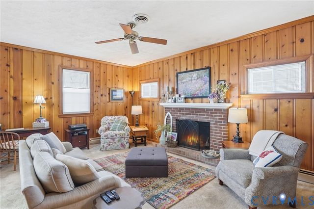 7387 Barnette Ave, Mechanicsville, VA 23111