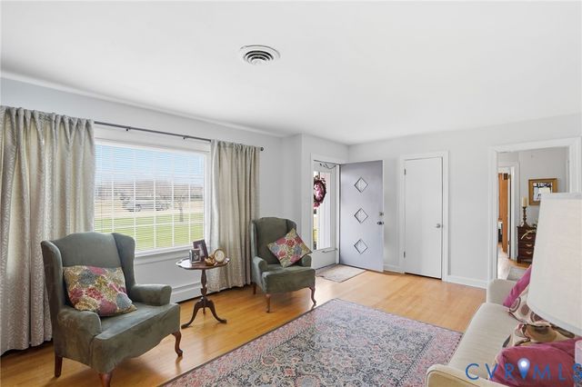 7387 Barnette Ave, Mechanicsville, VA 23111