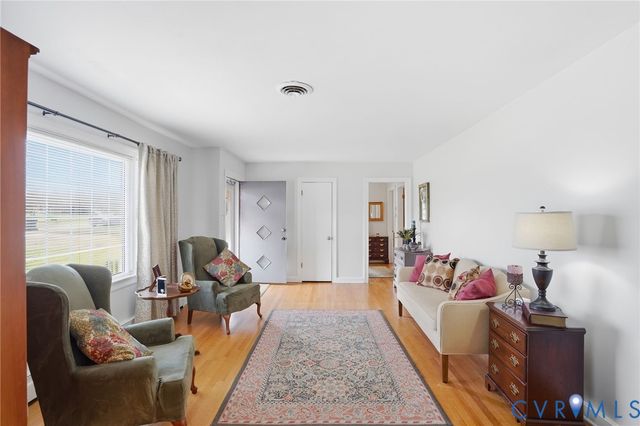 7387 Barnette Ave, Mechanicsville, VA 23111