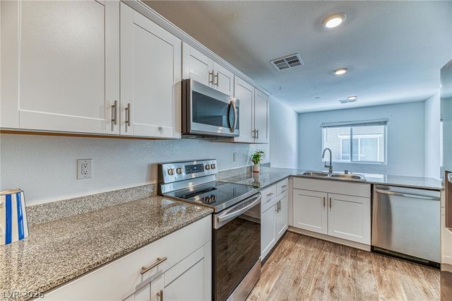 12105 Scarlet Ember Road 2, Las Vegas, NV 89183