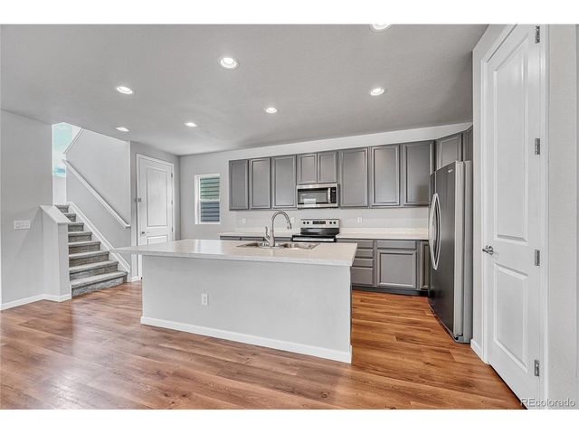 8911 Eagle River St, Littleton, CO 80125