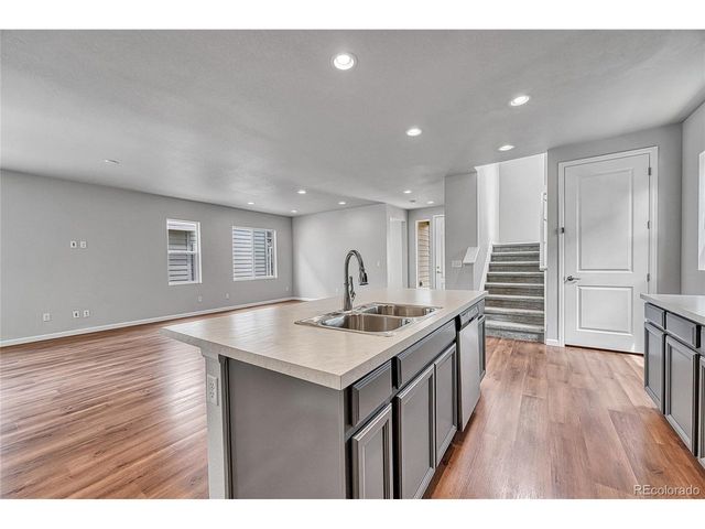 8911 Eagle River St, Littleton, CO 80125