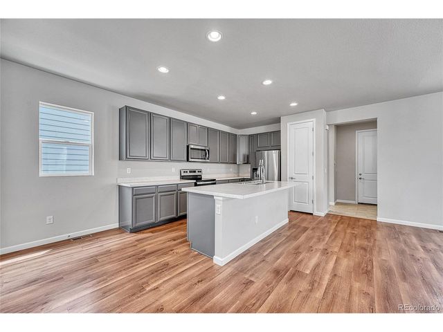 8911 Eagle River St, Littleton, CO 80125