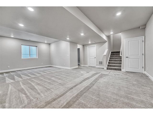 8911 Eagle River St, Littleton, CO 80125