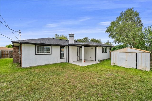 5853 Crestmore Dr, Corpus Christi, TX 78415
