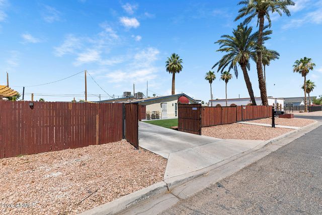 2348 N 28TH Place, Phoenix, AZ 85008