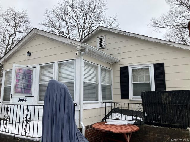 167 Cedar Road E, Mastic Beach, NY 11951