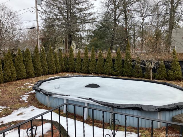 167 Cedar Road E, Mastic Beach, NY 11951