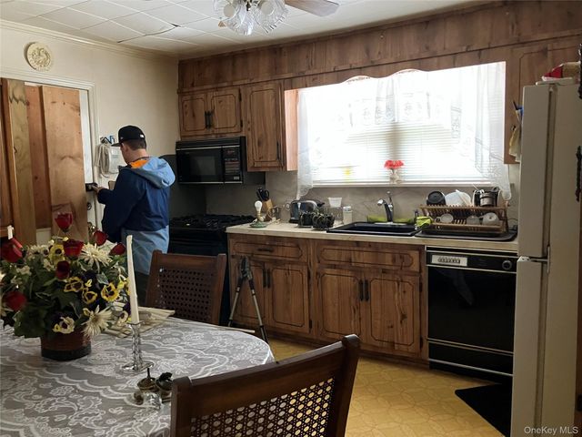 167 Cedar Road E, Mastic Beach, NY 11951