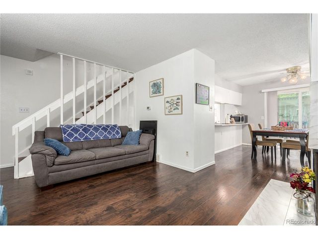 1977 S Oakland Way, Aurora, CO 80014