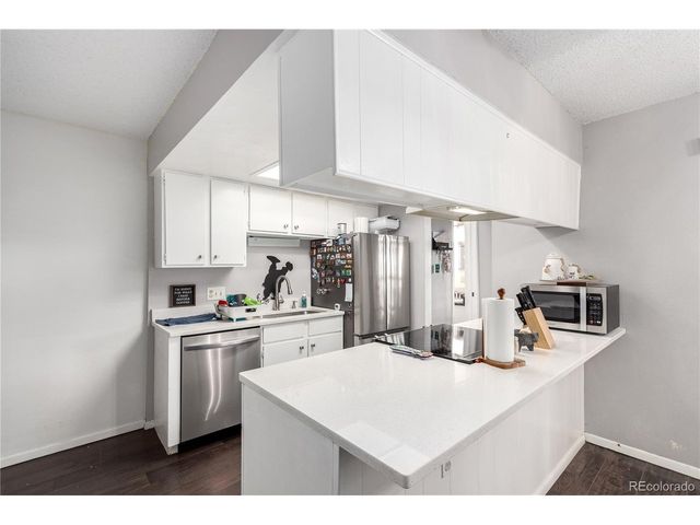 1977 S Oakland Way, Aurora, CO 80014