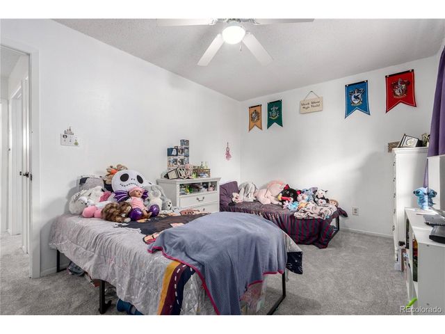 1977 S Oakland Way, Aurora, CO 80014