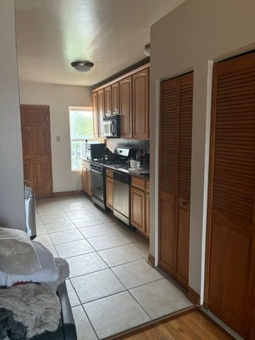 5321 S Michigan Avenue 3, Chicago, IL 60615