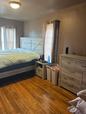 5321 S Michigan Avenue 3, Chicago, IL 60615