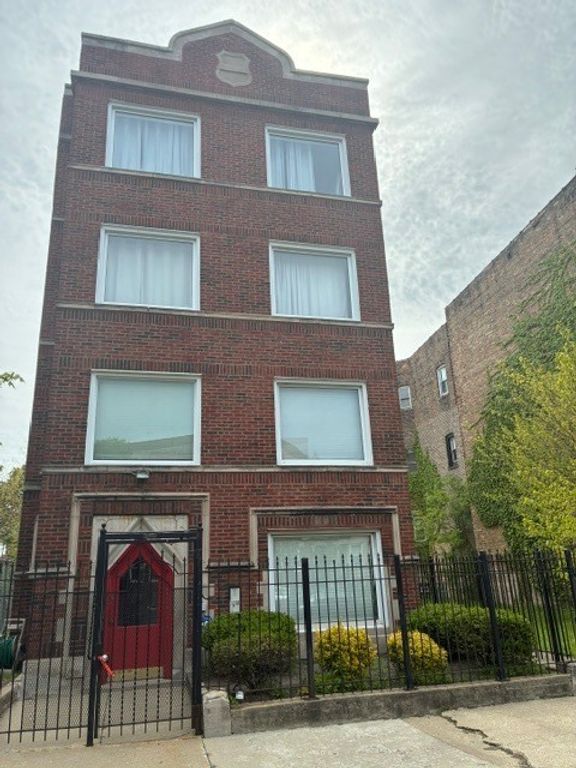 5321 S Michigan Avenue 3, Chicago, IL 60615