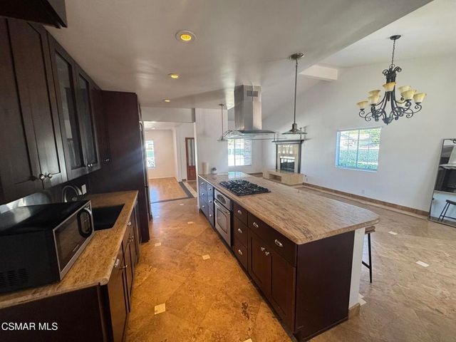 7358 Jumilla Avenue, Winnetka, CA 91306