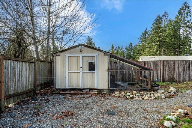 25502 52nd Avenue E, Graham, WA 98338